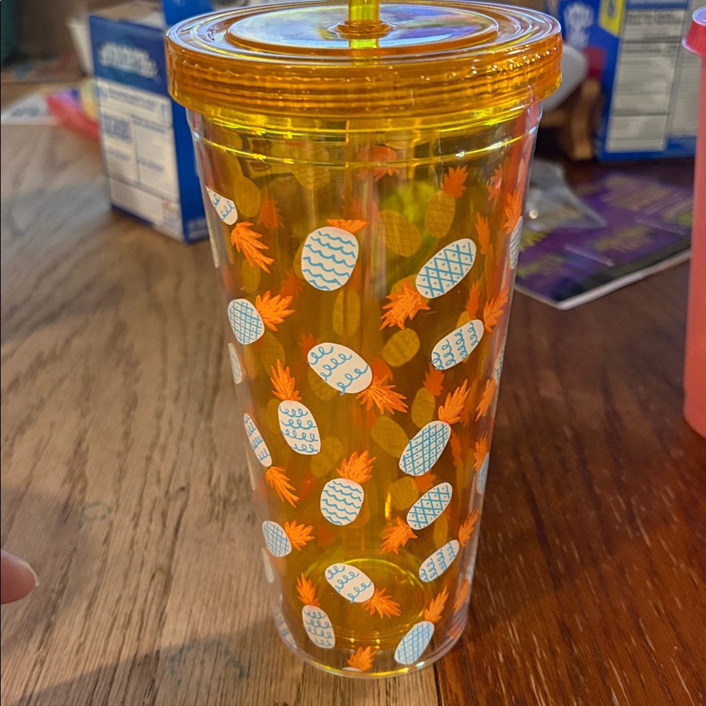 Pineapple Patterned Tumbler with Straw